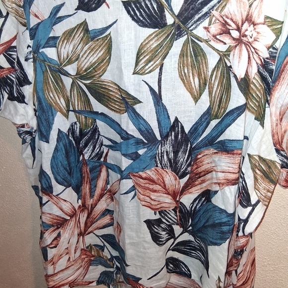 C&C California Tropical Print 100% Linen Shirt  1X  Multicolor Floral Beach - Picture 3 of 5